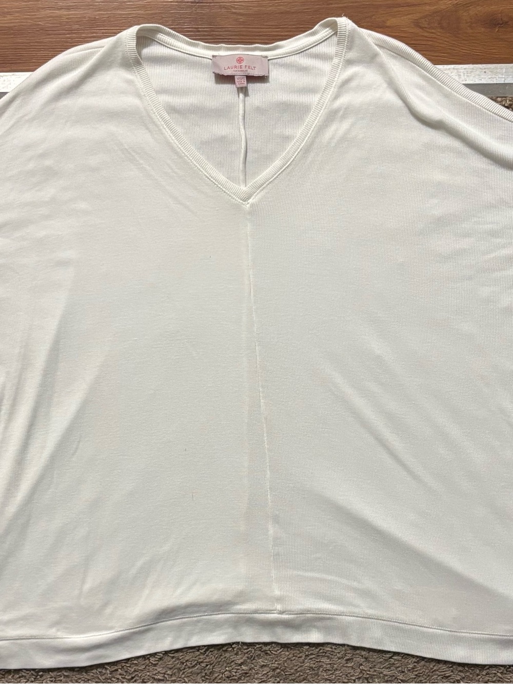 Laurie Felt Woman’s XS/S V-Neck Oversized Top in Ivory Bat Wing Sleeves Like New